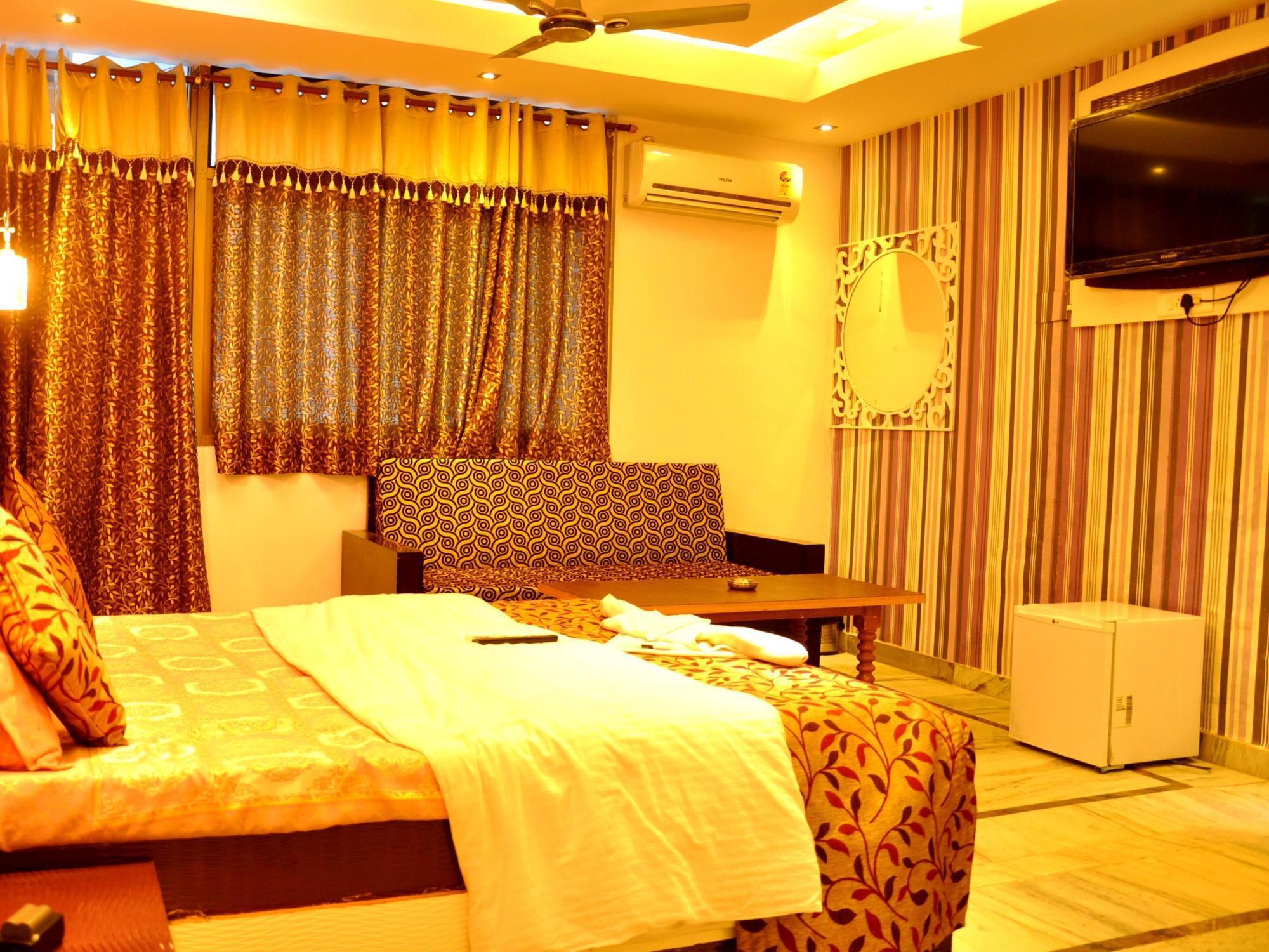 Akash Continental Hotel Rishīkesh Екстериор снимка
