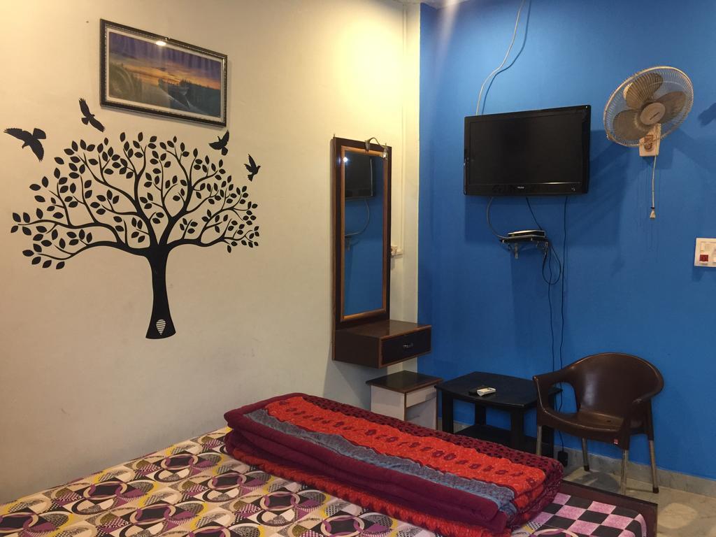 Akash Continental Hotel Rishīkesh Екстериор снимка