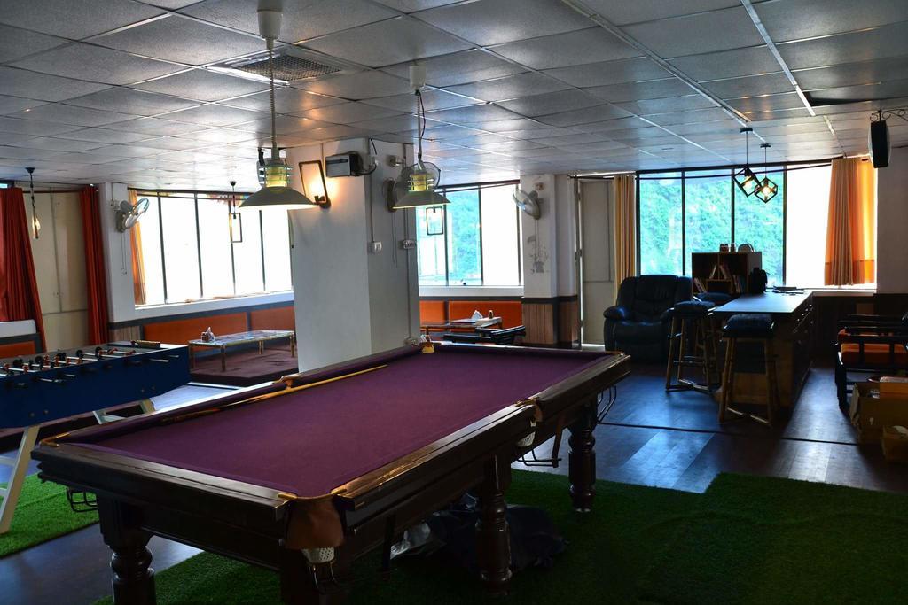 Akash Continental Hotel Rishīkesh Екстериор снимка