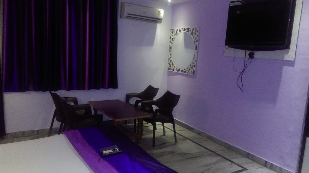 Akash Continental Hotel Rishīkesh Екстериор снимка